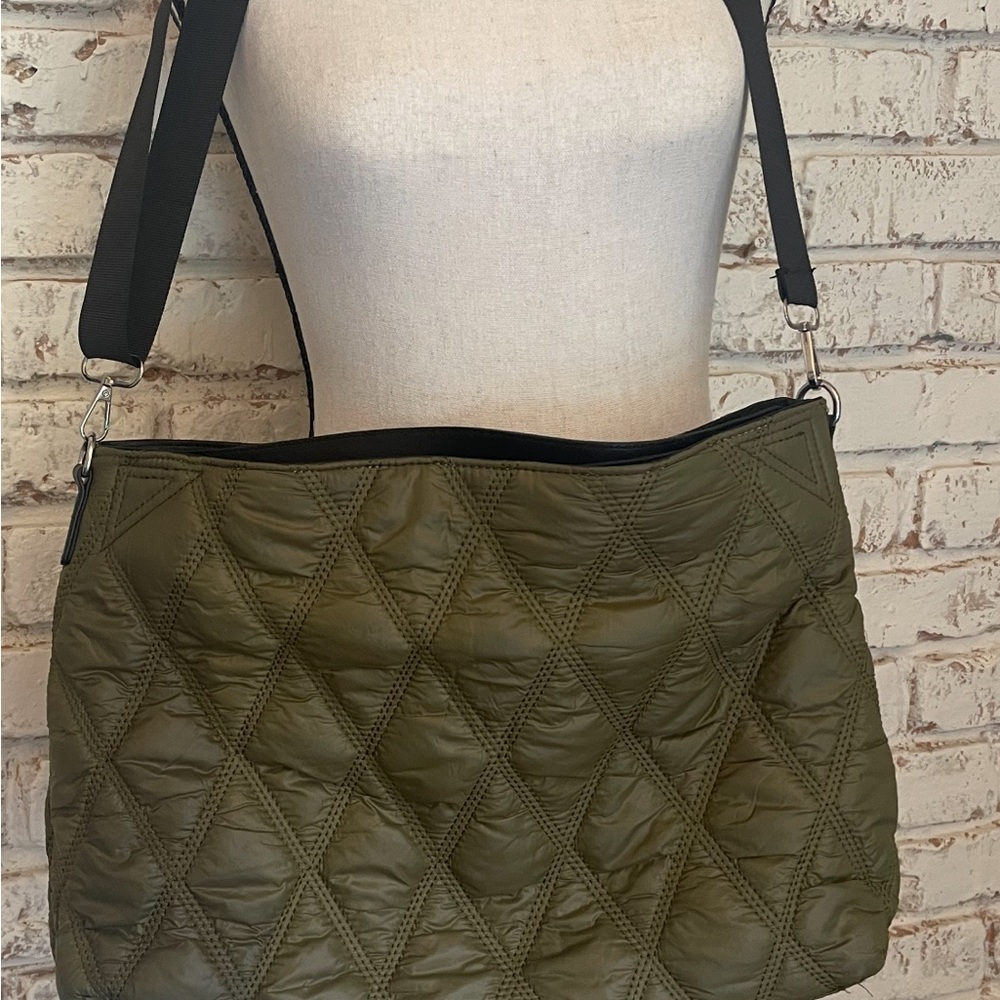 Chic Quilted Green Shoulder Bag